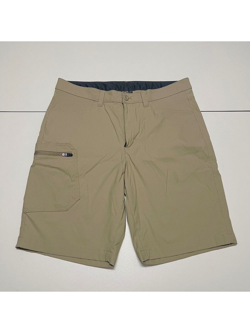 Eddie Bauer Men's Size 34 Zipper Cargo Shorts